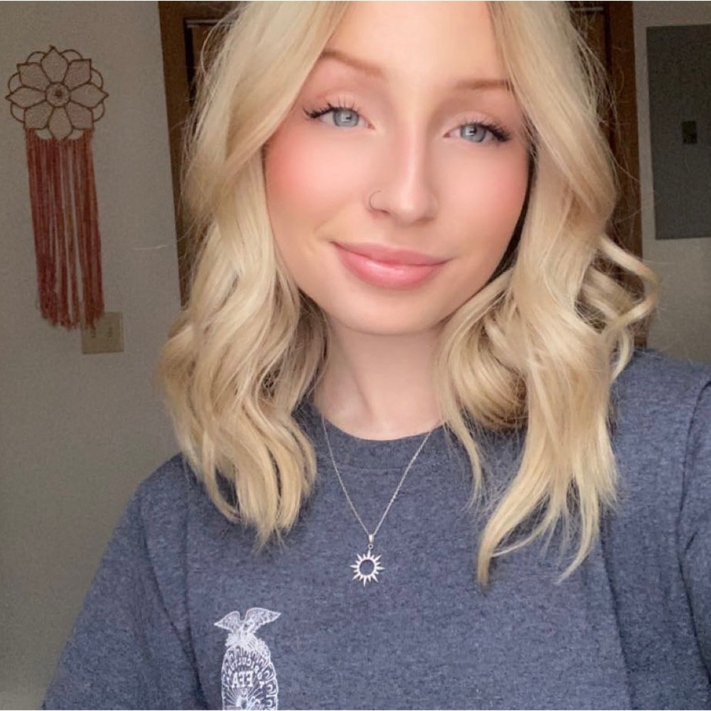Meet your Posher, Shelly